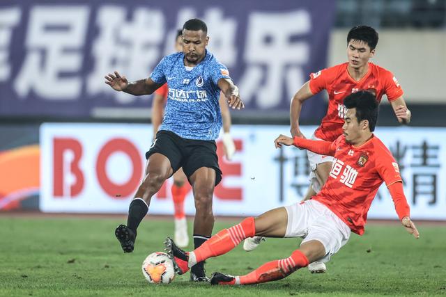 官宣：湖人与篮网达成交易 拉塞尔换锋线神将